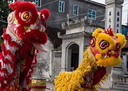 Lion-ised in Hanoi: Pandaw passengers get the warmest of Vietnamese welcomes