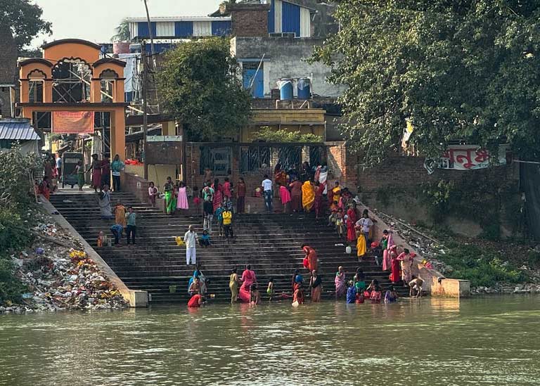 Scenes along the Ganges River 5