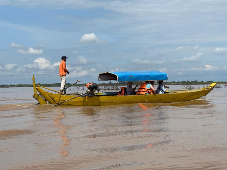 Dolphin watching at Kratie