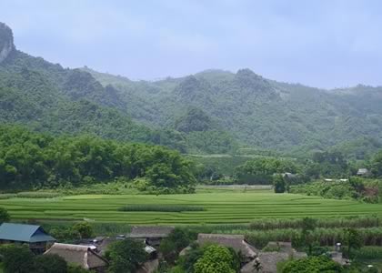 Remembering Hoa Binh - Heaven and hell in a Vietnamese river town