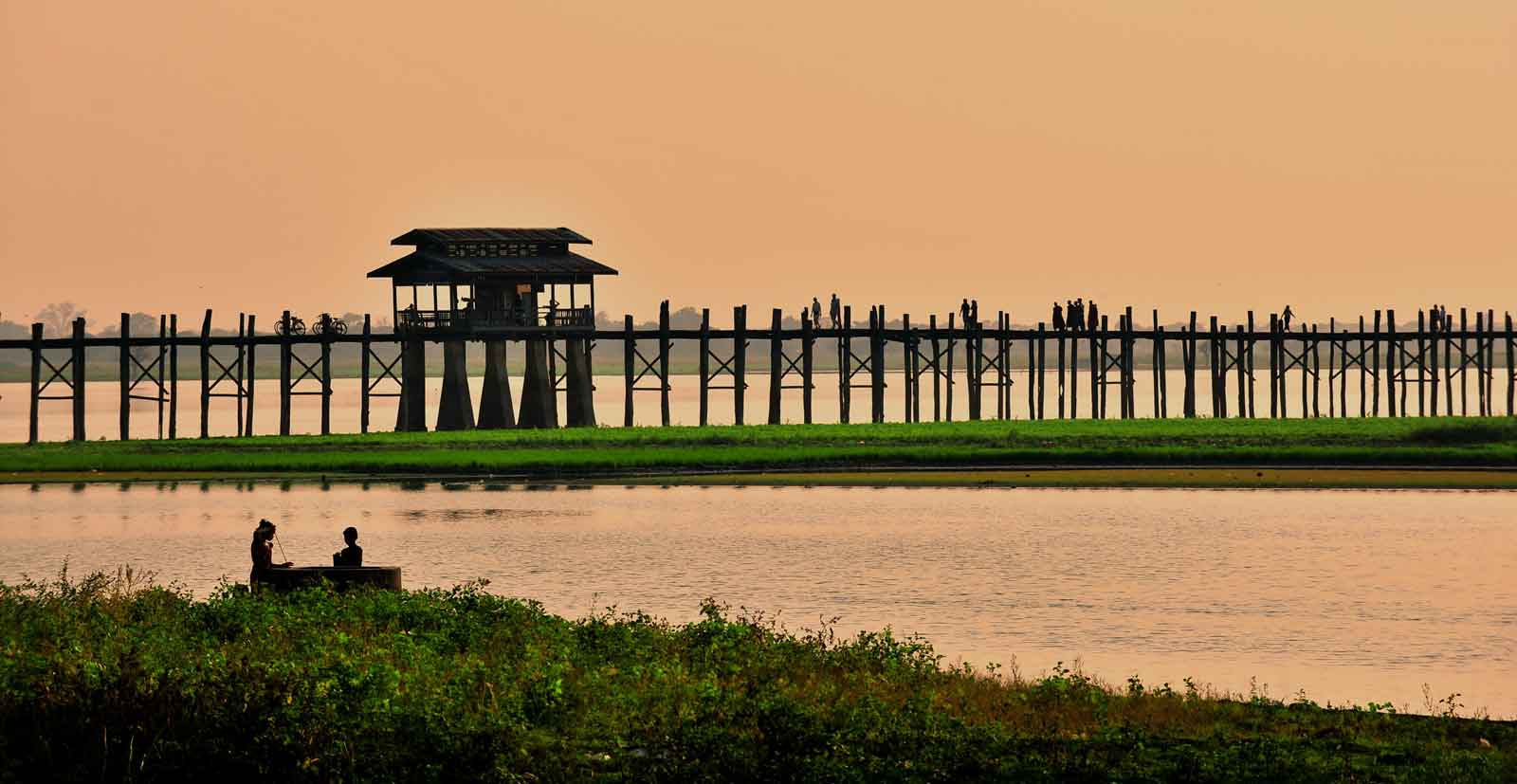 Pandaw U Bein Bridge at sunset 3