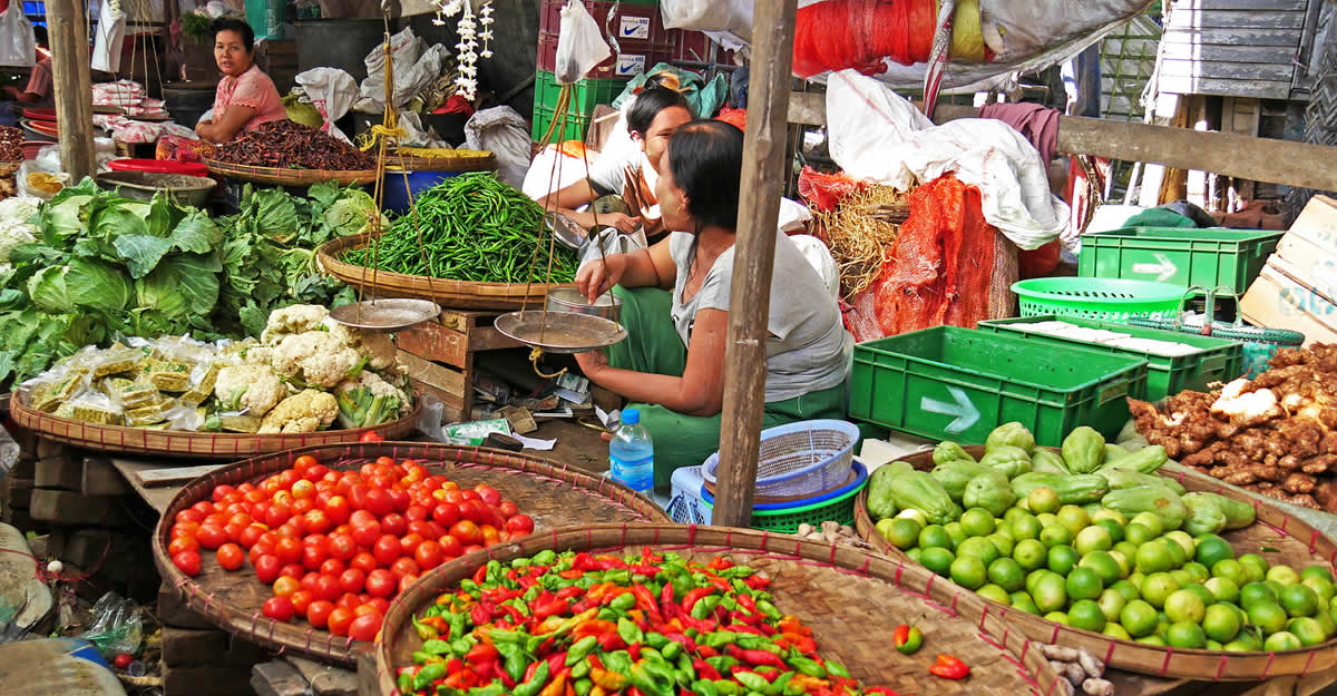 Fresh vegetables at Maubin market 