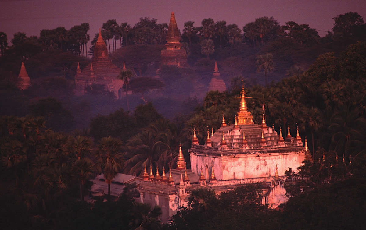 Manuha temple in Pagan